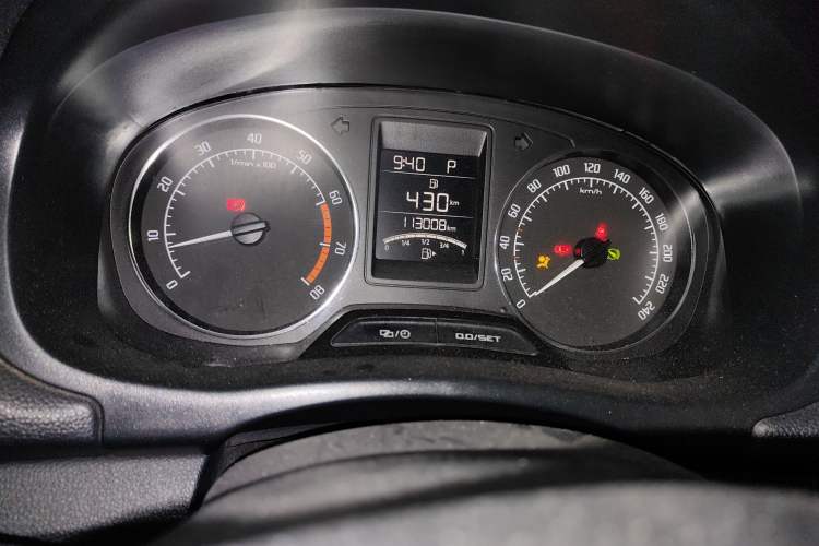 Used Skoda Fabia 2014 1.6L Automatic Sport Edition Instrument Cluster