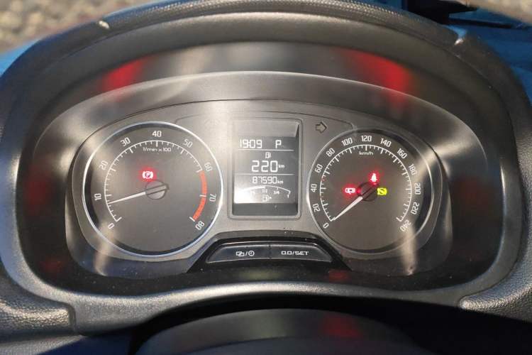 Used Skoda Fabia 2014 1.6L Automatic Sport Edition Instrument Cluster