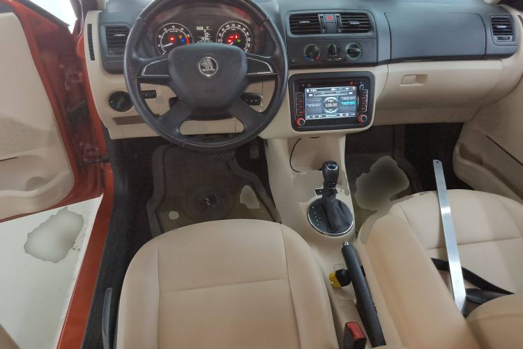 Used Skoda Fabia 2014 1.4L Automatic Crystal Edition Interior 2