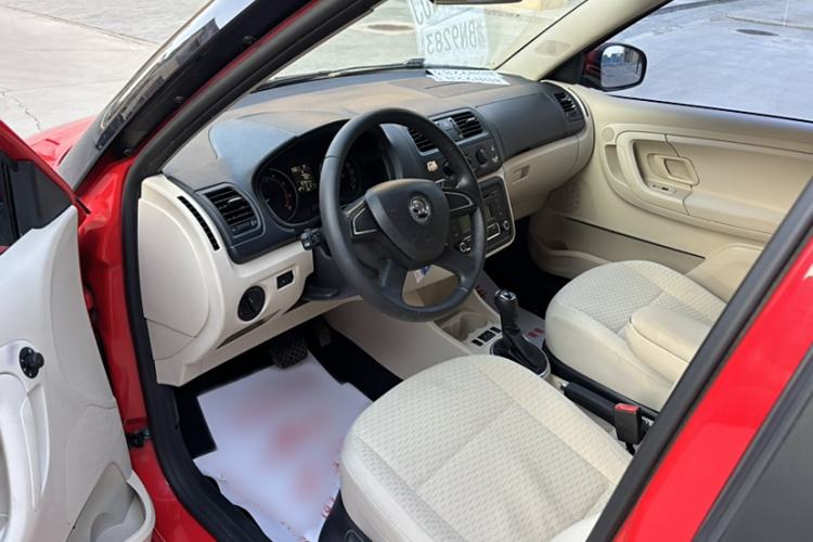 Used Skoda Fabia 2014 1.4L Automatic Crystal Edition Interior 2