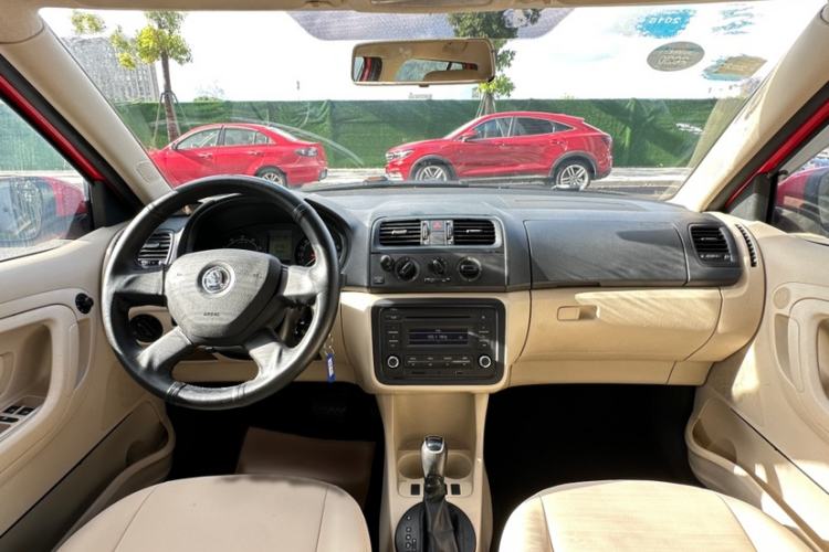 Used Skoda Fabia 2014 1.4L Automatic Crystal Edition Interior 2