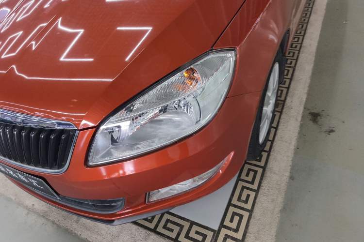 Used Skoda Fabia 2014 1.4L Automatic Crystal Edition Left Front Headlight