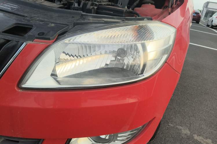 Used Skoda Fabia 2014 1.4L Automatic Crystal Edition Left Front Headlight