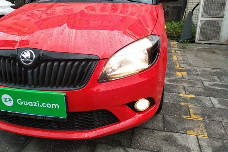 Used Skoda Fabia 2014 1.6L Automatic Sport Edition Left Front Headlight