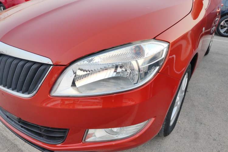 Used Skoda Fabia 2014 1.4L Manual Jingling Edition Left Front Headlight