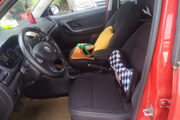 Used Skoda Fabia 2014 1.6L Automatic Sport Edition Left Front Seat