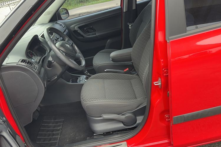 Used Skoda Fabia 2014 1.6L Automatic Sport Edition Left Front Seat