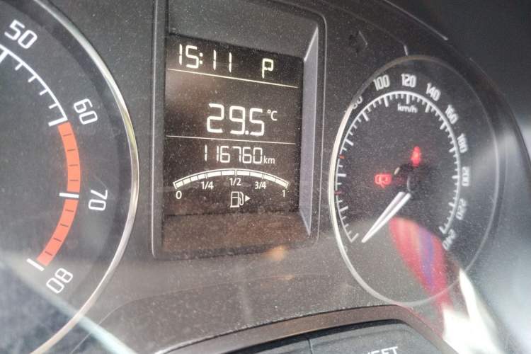 Used Skoda Fabia 2014 1.6L Automatic Sport Edition Odometer Close Up