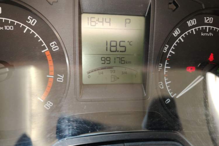Used Skoda Fabia 2014 1.4L Automatic Crystal Edition Odometer Close Up