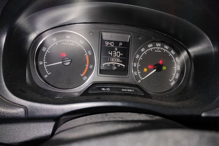 Used Skoda Fabia 2014 1.6L Automatic Sport Edition Odometer Close Up