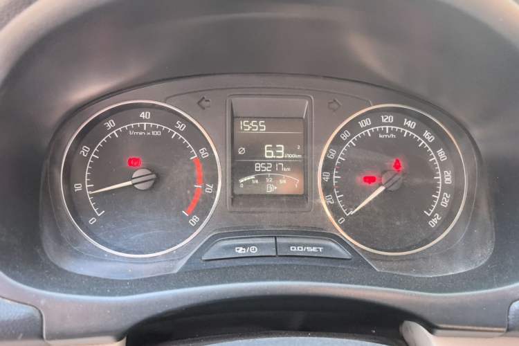 Used Skoda Fabia 2014 1.4L Manual Jingling Edition Odometer Close Up