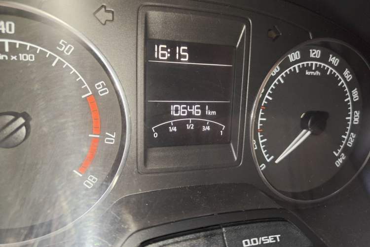 Used Skoda Fabia 2014 1.6L Automatic Crystal Edition Odometer Close Up