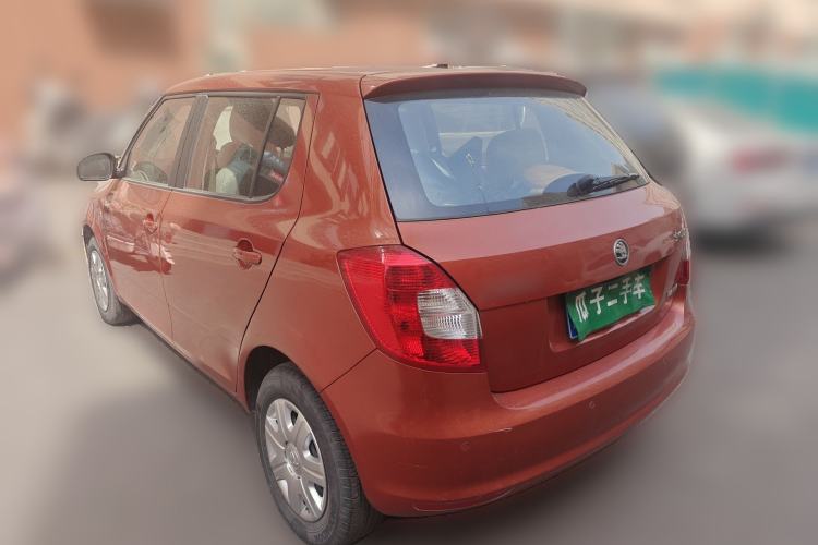 Used Skoda Fabia 2014 1.4L Automatic Crystal Edition Rear Left 45 Deg