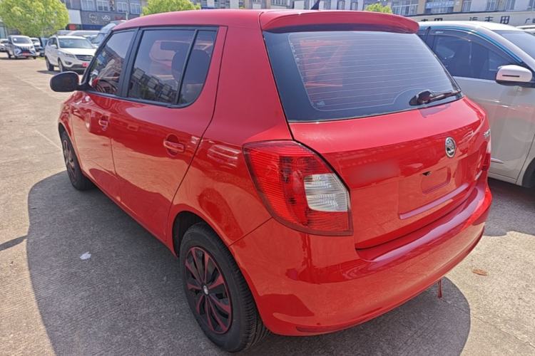 Used Skoda Fabia 2014 1.4L Automatic Crystal Edition Rear Left 45 Deg