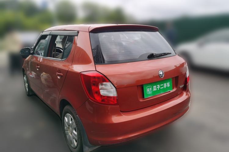 Used Skoda Fabia 2014 1.4L Automatic Crystal Edition Rear Left 45 Deg