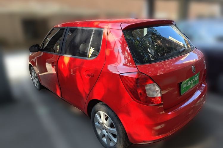 Used Skoda Fabia 2014 1.4L Automatic Crystal Edition Rear Left 45 Deg