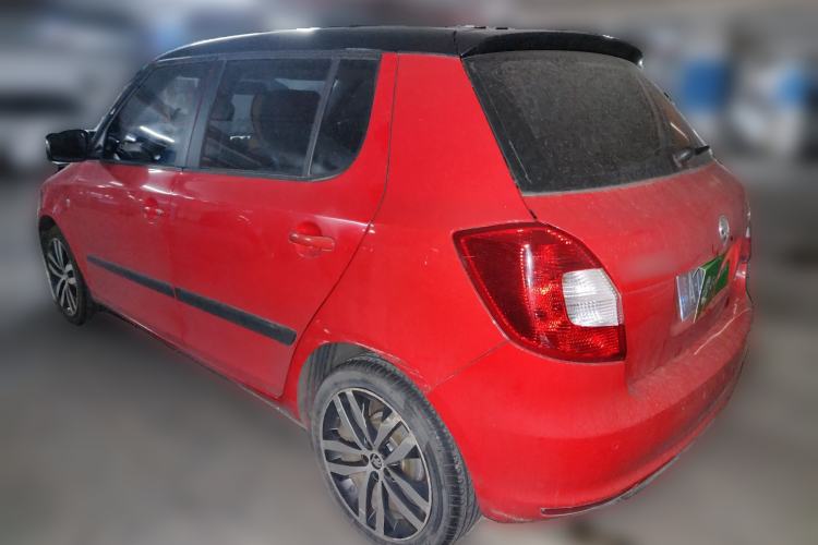 Used Skoda Fabia 2014 1.6L Automatic Sport Edition Rear Left 45 Deg
