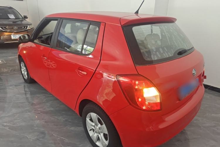Used Skoda Fabia 2014 1.4L Automatic Crystal Edition Rear Left 45 Deg