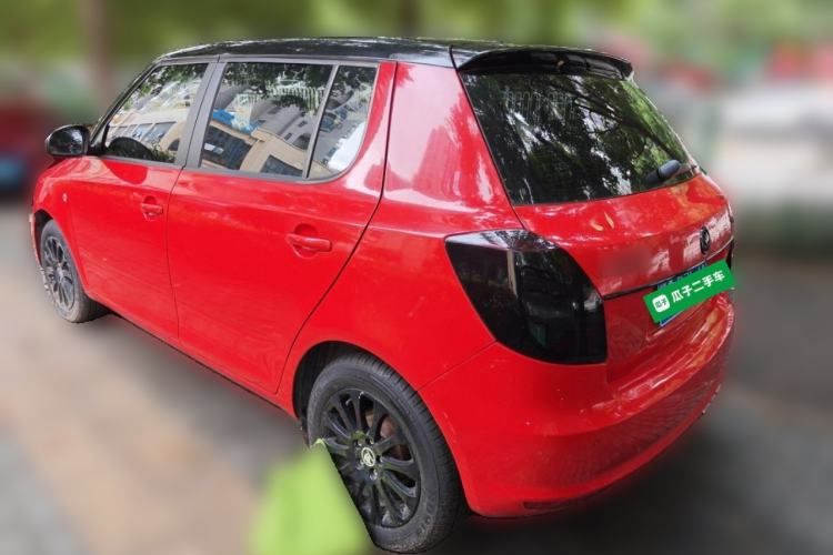 Used Skoda Fabia 2014 1.6L Automatic Crystal Edition Rear Left 45 Deg
