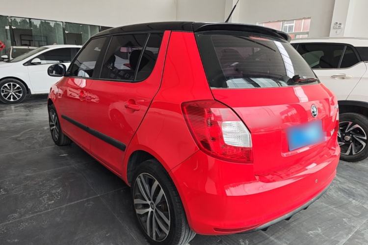 Used Skoda Fabia 2014 1.6L Automatic Sport Edition Rear Left 45 Deg