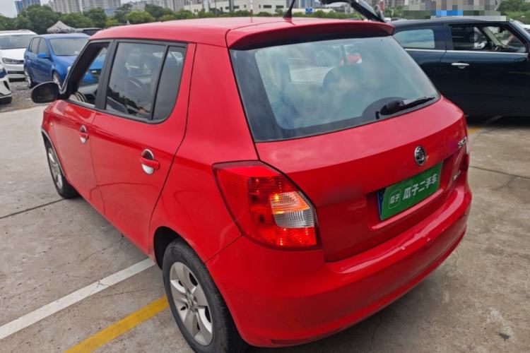 Used Skoda Fabia 2014 1.4L Automatic Crystal Edition Rear Left 45 Deg