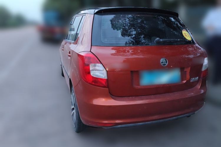 Used Skoda Fabia 2014 1.6L Automatic Sport Edition Rear Left 45 Deg