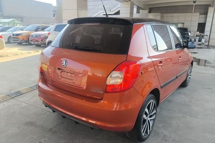 Used Skoda Fabia 2014 1.6L Automatic Sport Edition Rear Right 45 Deg
