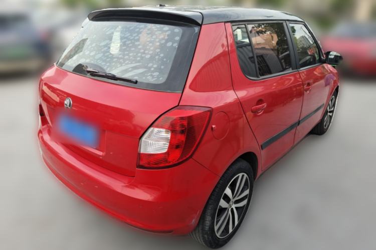 Used Skoda Fabia 2014 1.6L Automatic Sport Edition Rear Right 45 Deg