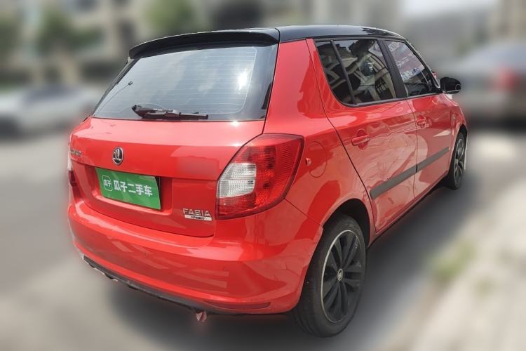 Used Skoda Fabia 2014 1.6L Automatic Sport Edition Rear Right 45 Deg