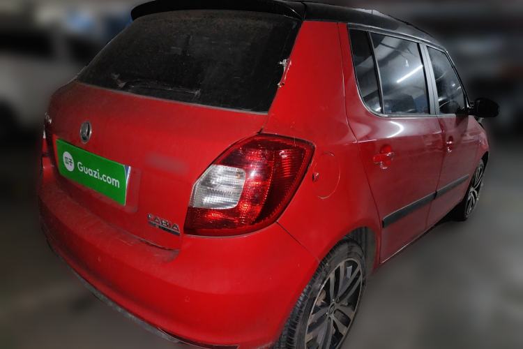Used Skoda Fabia 2014 1.6L Automatic Sport Edition Rear Right 45 Deg