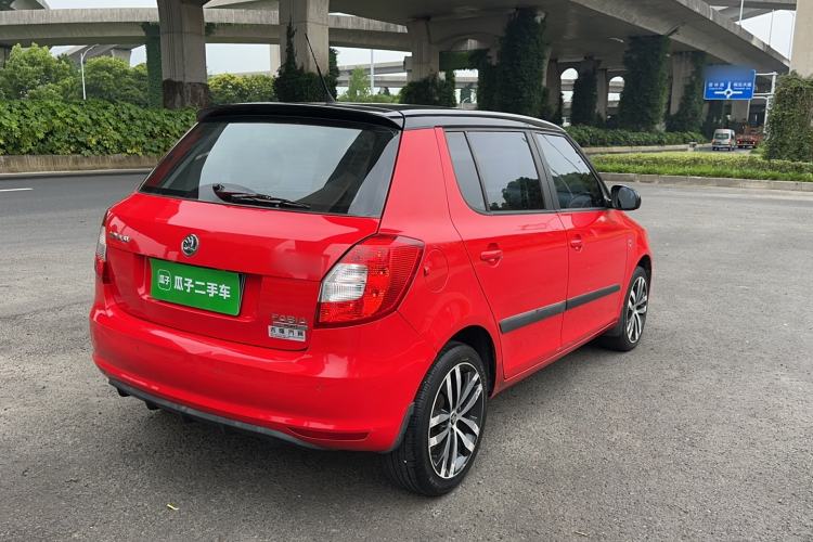 Used Skoda Fabia 2014 1.6L Automatic Sport Edition Rear Right 45 Deg