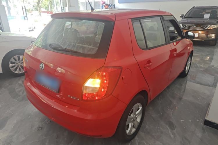 Used Skoda Fabia 2014 1.4L Automatic Crystal Edition Rear Right 45 Deg