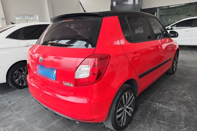 Used Skoda Fabia 2014 1.6L Automatic Sport Edition Rear Right 45 Deg
