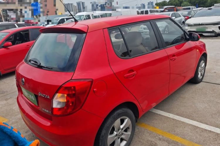Used Skoda Fabia 2014 1.4L Automatic Crystal Edition Rear Right 45 Deg