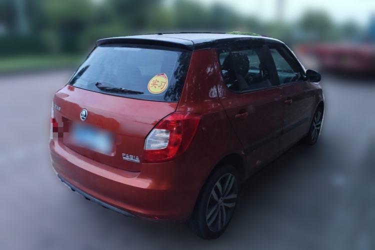 Used Skoda Fabia 2014 1.6L Automatic Sport Edition Rear Right 45 Deg