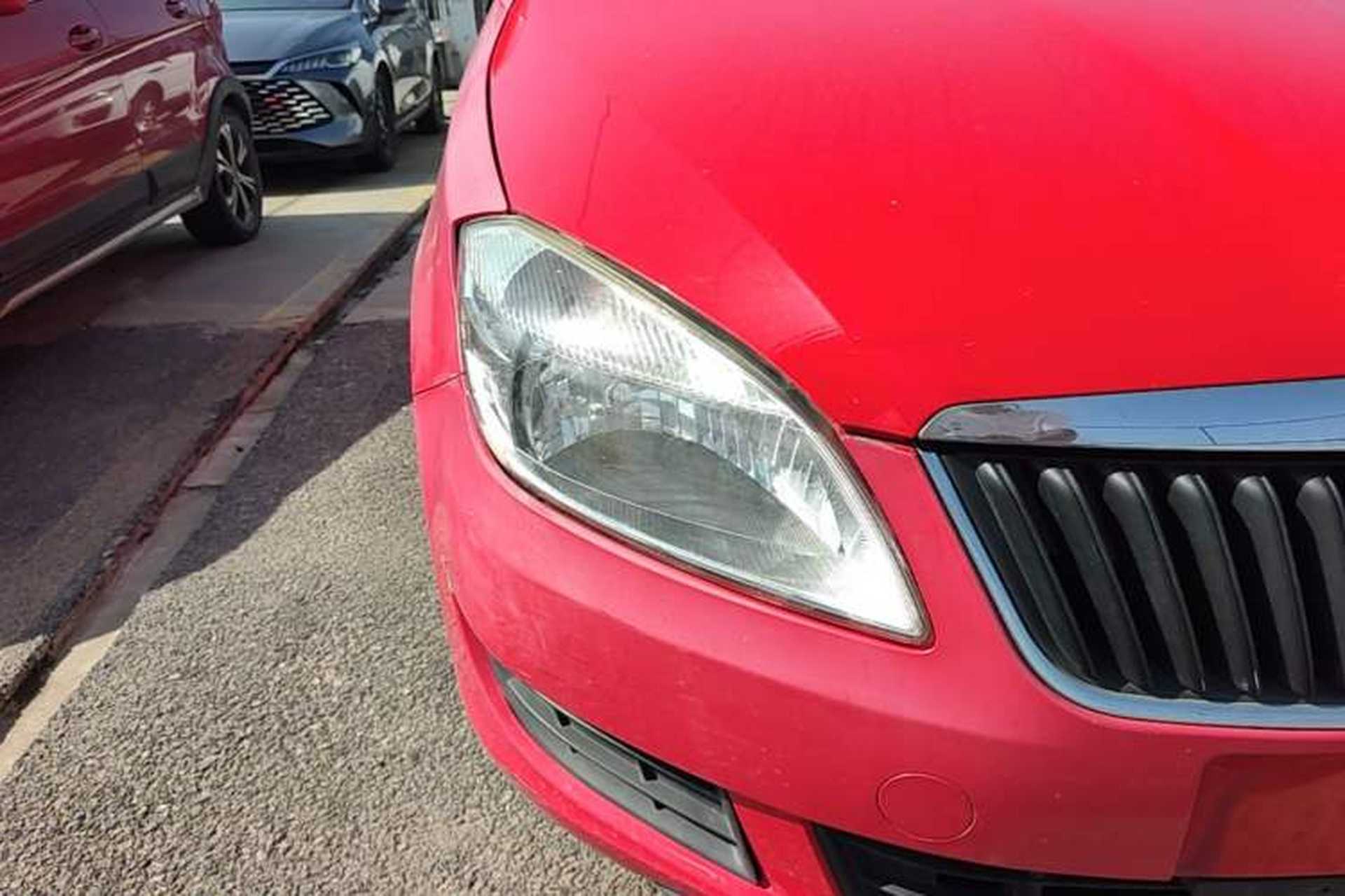 Used Skoda Fabia 2014 1.4L Manual Crystal Edition Right Front Headlight