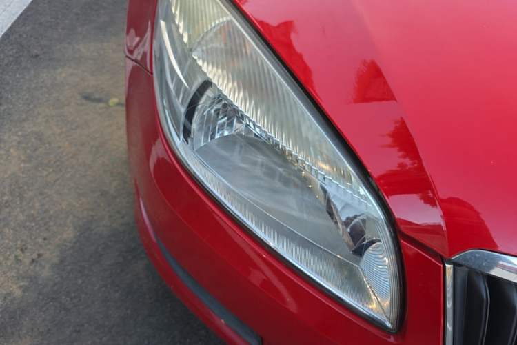 Used Skoda Fabia 2014 1.4L Automatic Crystal Edition Right Front Headlight