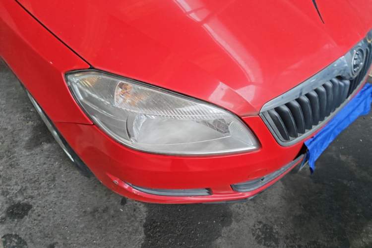 Used Skoda Fabia 2014 1.4L Manual Crystal Edition Right Front Headlight