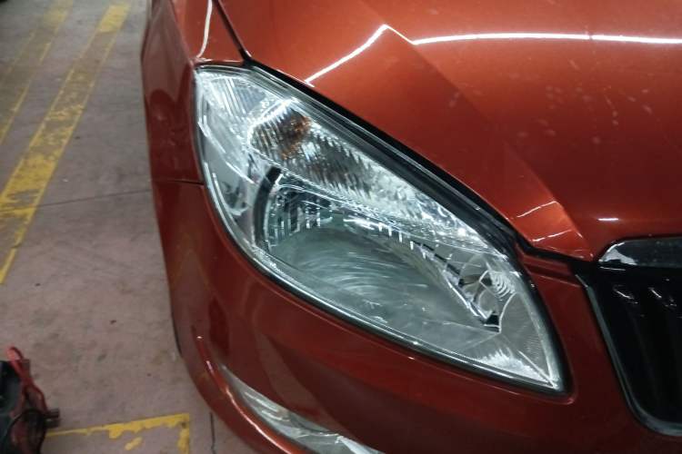 Used Skoda Fabia 2014 1.4L Automatic Crystal Edition Right Front Headlight
