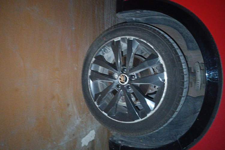 Used Skoda Fabia 2014 1.6L Automatic Monte Carlo Edition Right Front Wheel Hub
