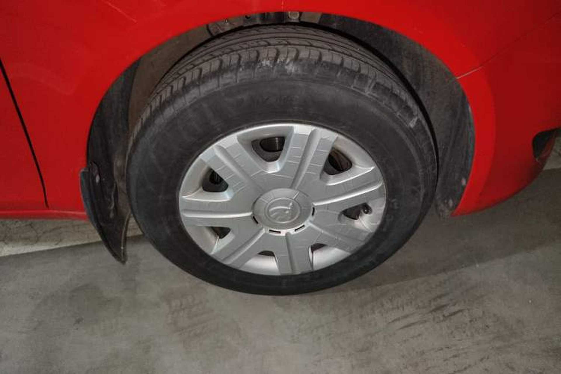 Used Skoda Fabia 2014 1.4L Manual Crystal Edition Right Front Wheel Hub
