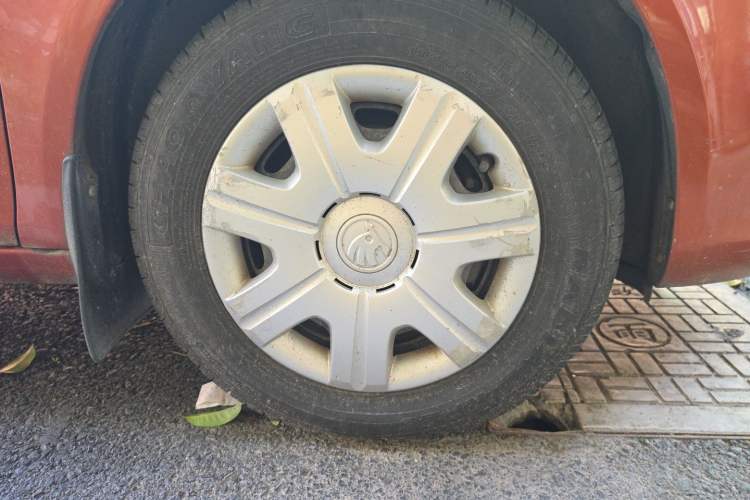 Used Skoda Fabia 2014 1.4L Manual Crystal Edition Right Front Wheel Hub
