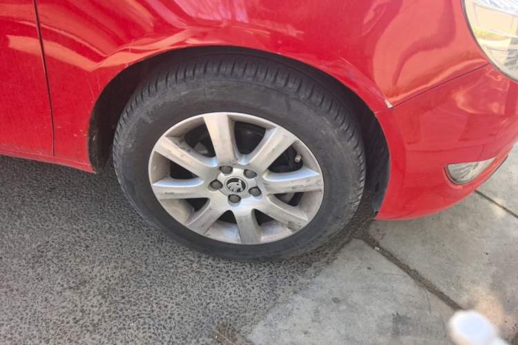 Used Skoda Fabia 2014 1.4L Manual Jingling Edition Right Front Wheel Hub