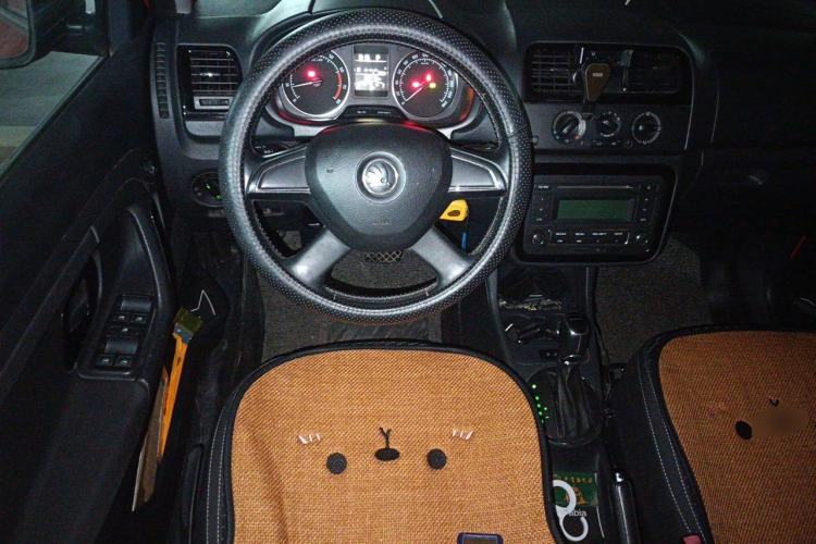 Used Skoda Fabia 2014 1.6L Automatic Monte Carlo Edition Steering Wheel