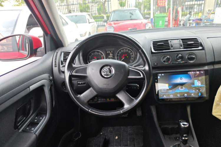 Used Skoda Fabia 2014 1.6L Automatic Sport Edition Steering Wheel