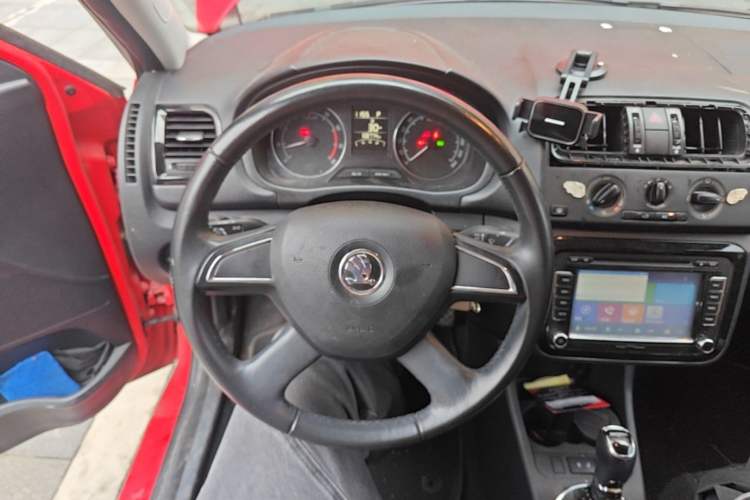 Used Skoda Fabia 2014 1.6L Automatic Sport Edition Steering Wheel