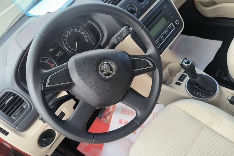 Used Skoda Fabia 2014 1.4L Automatic Crystal Edition Steering Wheel