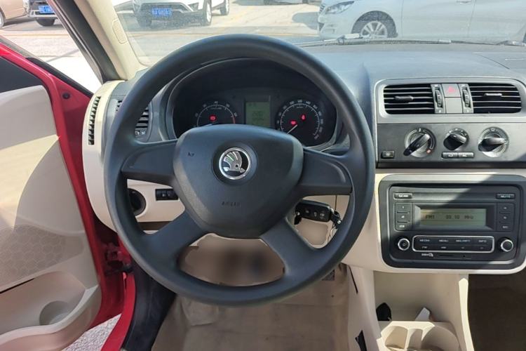 Used Skoda Fabia 2014 1.4L Manual Crystal Edition Steering Wheel