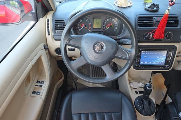 Used Skoda Fabia 2014 1.4L Automatic Crystal Edition Steering Wheel