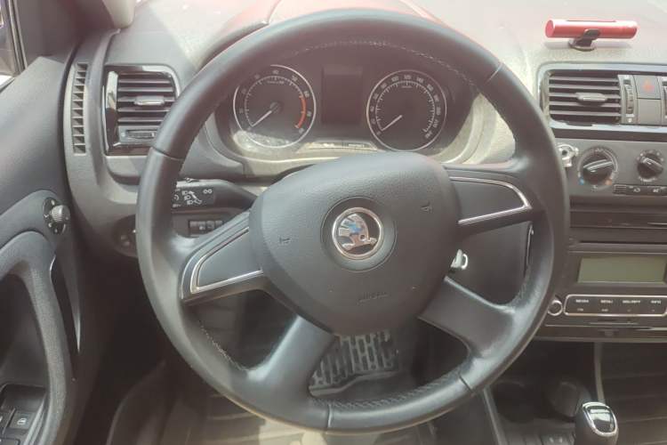 Used Skoda Fabia 2014 1.6L Automatic Sport Edition Steering Wheel
